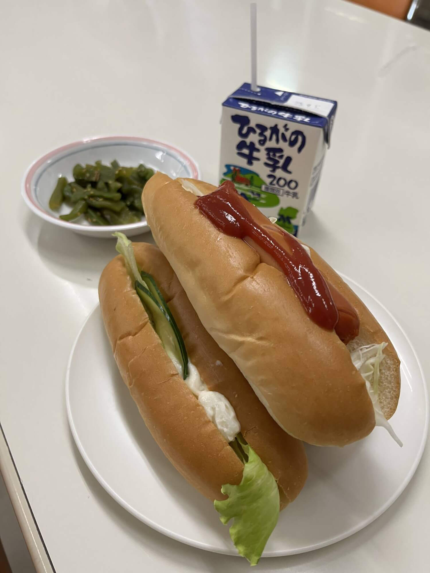 01　ホットドッグと山くらげ