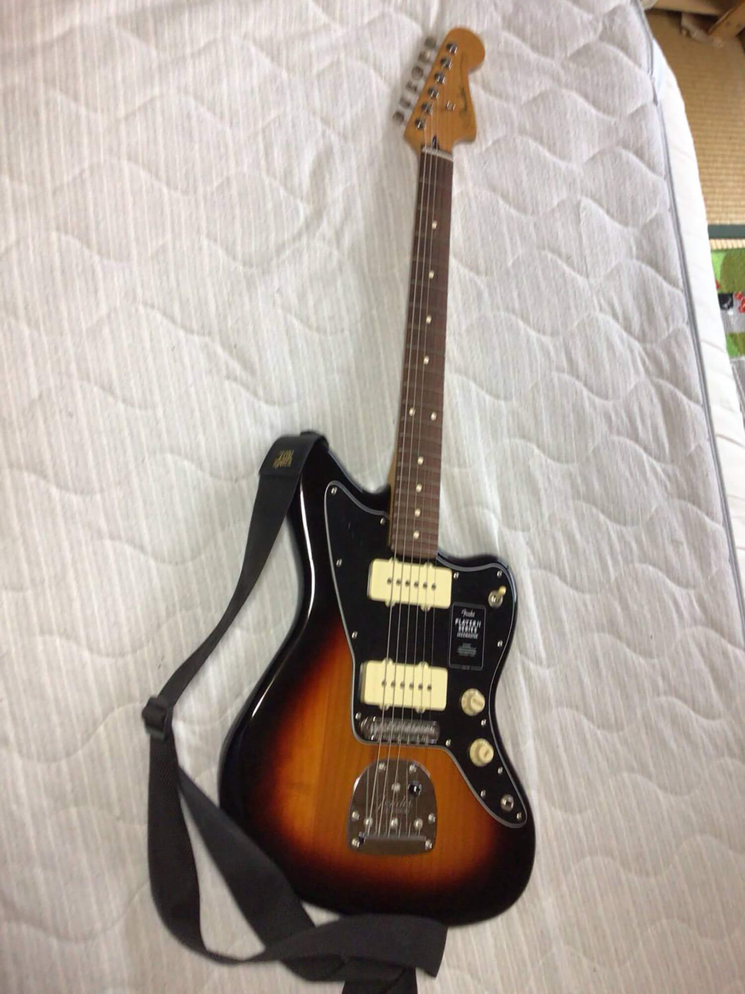 06　中学２年生の時に買ってもらったギター